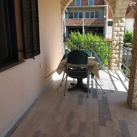 Malic A2 * Pula